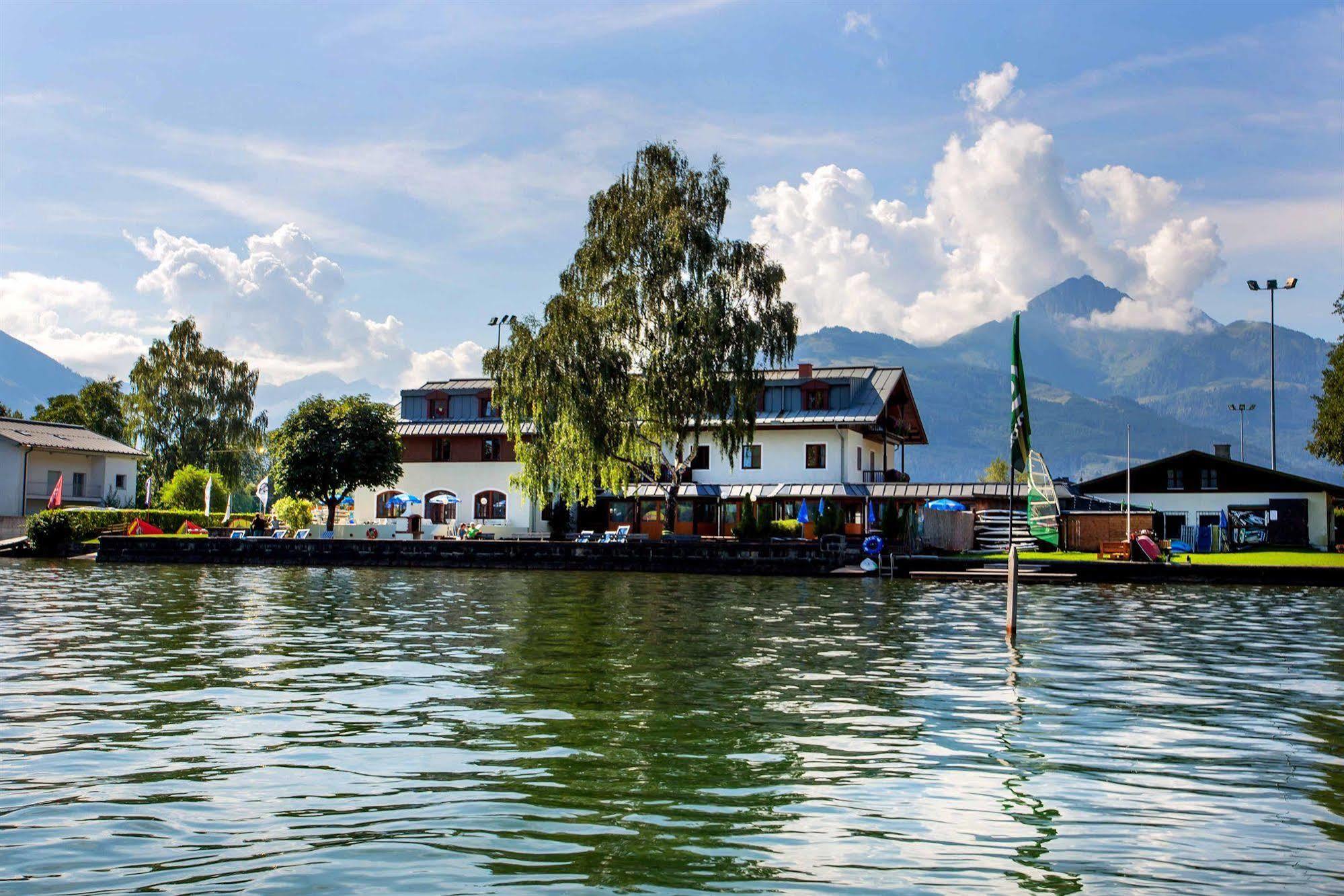 Junges Zell Am Hostel